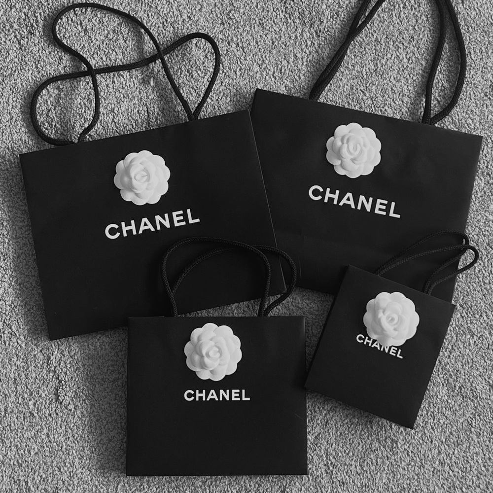 【CHANEL】Original boutique shopping bag x 4